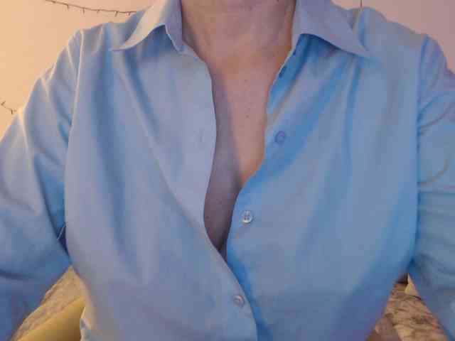 goodSnowQueen webcam