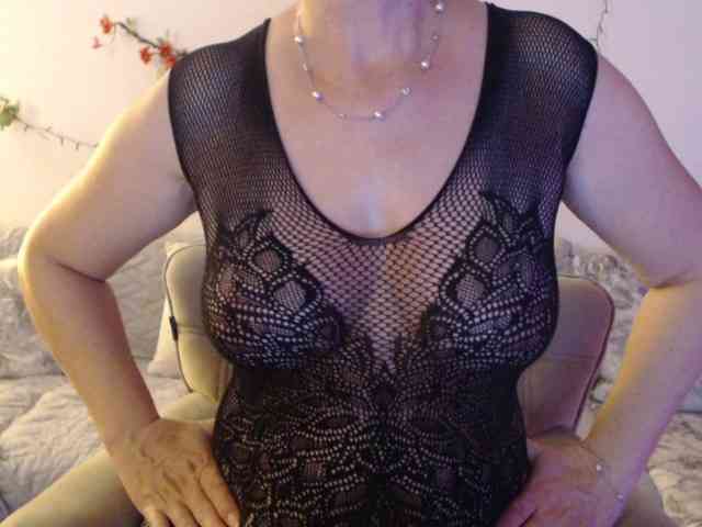 goodSnowQueen webcam