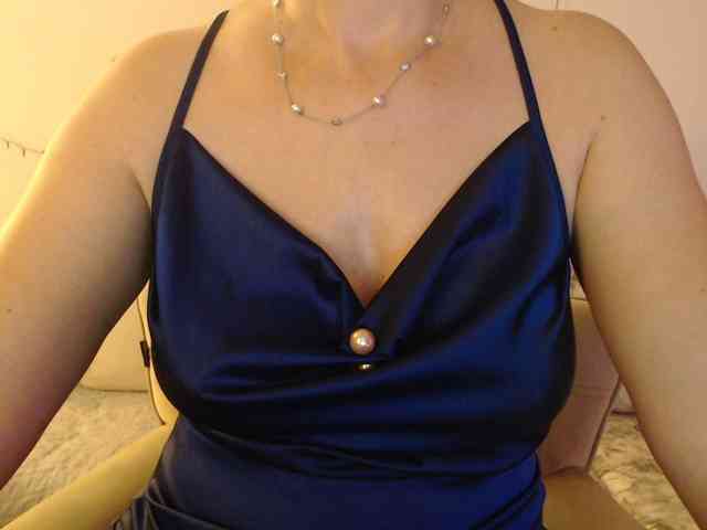 goodSnowQueen webcam