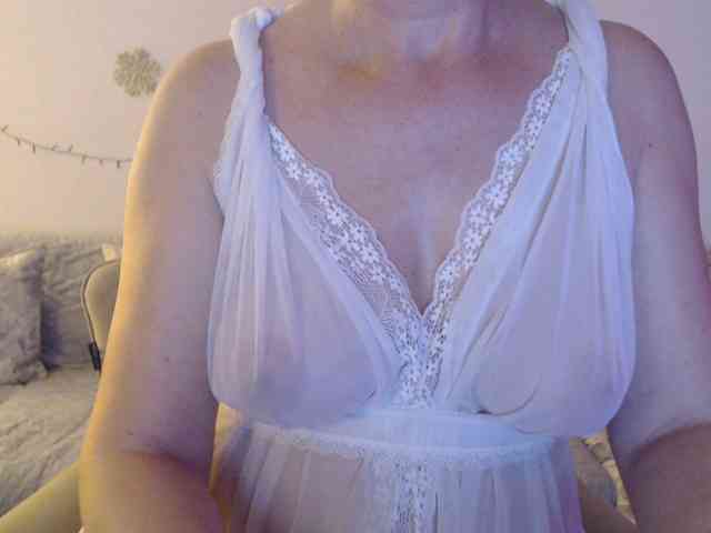 goodSnowQueen webcam