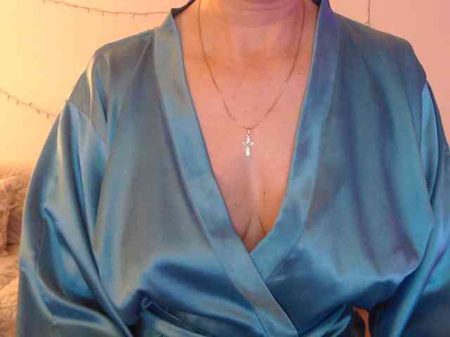 goodSnowQueen webcam