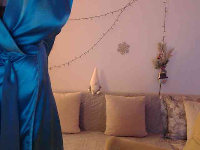 goodSnowQueen webcam