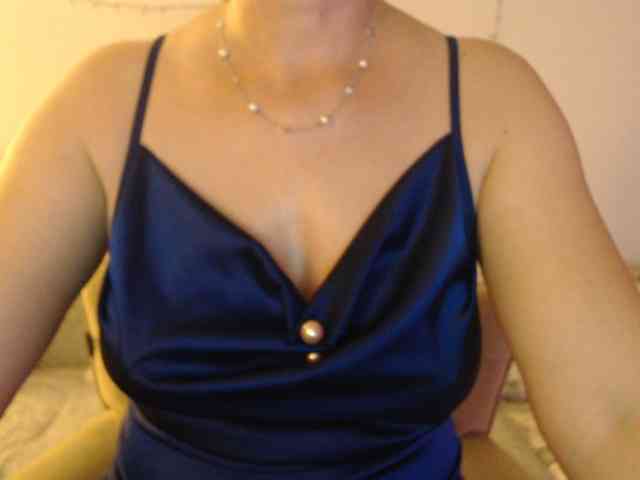 goodSnowQueen goodSnowQueen