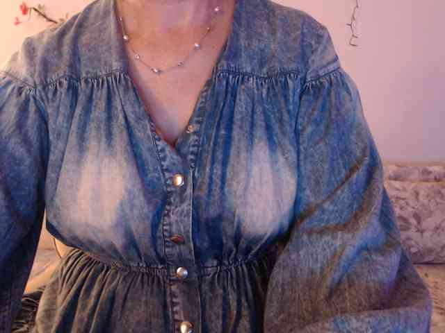 goodSnowQueen webcam