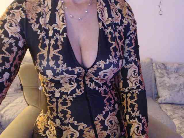 goodSnowQueen webcam