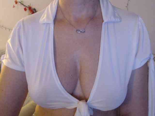 goodSnowQueen webcam
