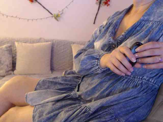 goodSnowQueen webcam