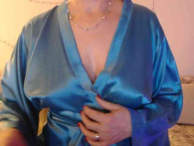 goodSnowQueen goodSnowQueen