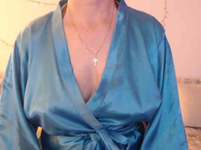 goodSnowQueen webcam