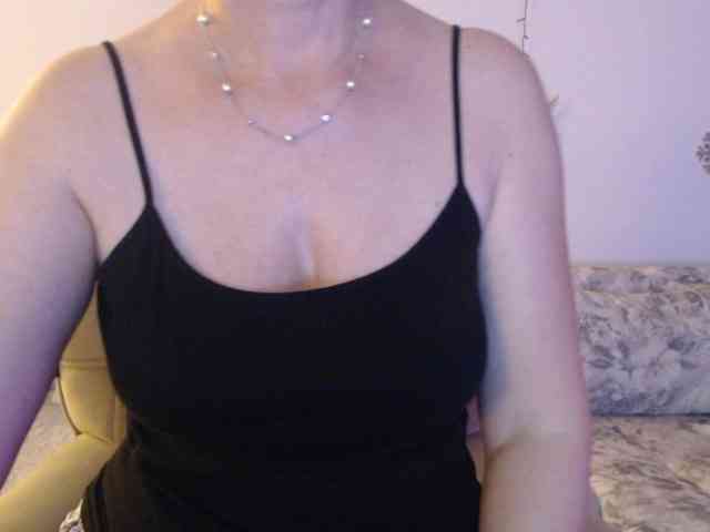 goodSnowQueen webcam