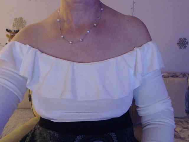 goodSnowQueen webcam