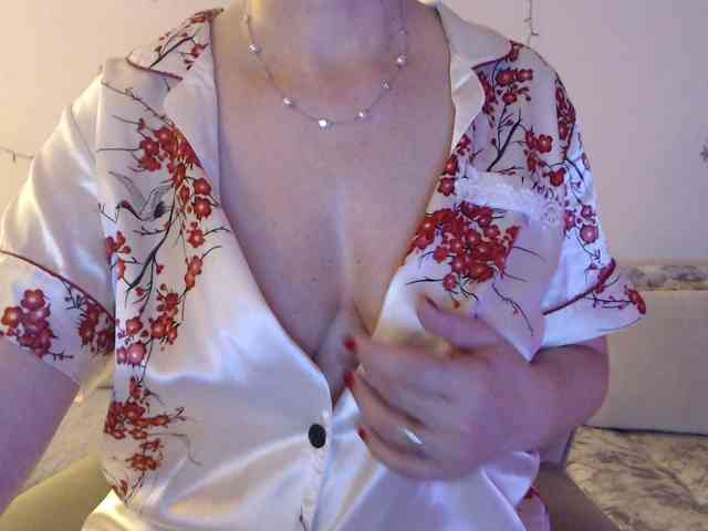 goodSnowQueen webcam