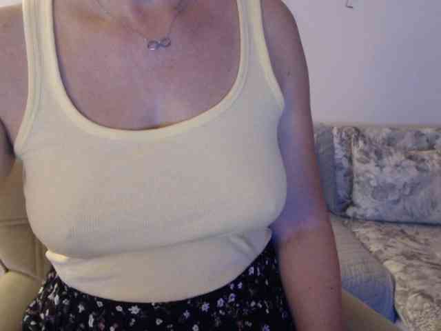 goodSnowQueen webcam