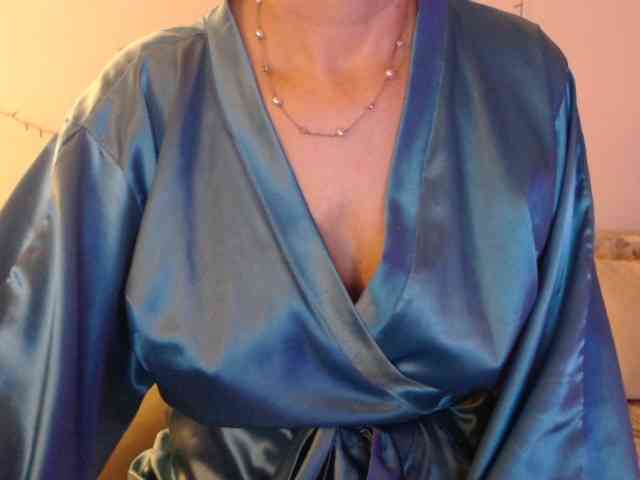 goodSnowQueen webcam