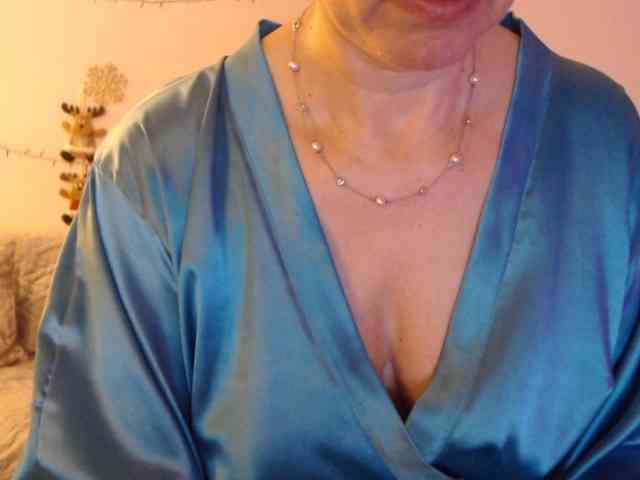 goodSnowQueen webcam