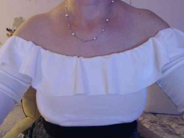 goodSnowQueen goodSnowQueen