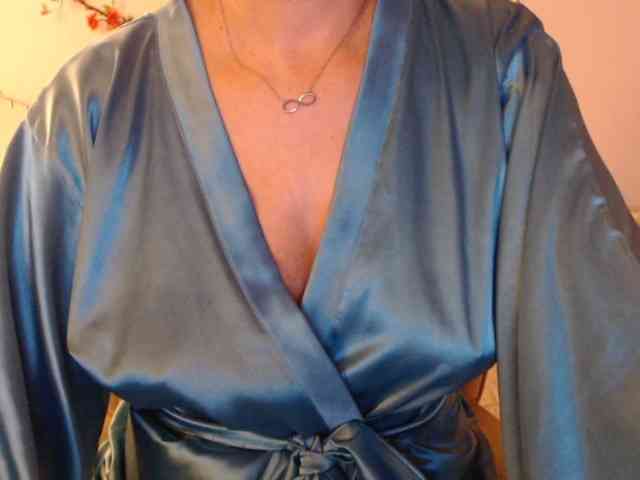 goodSnowQueen webcam