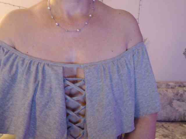 goodSnowQueen webcam