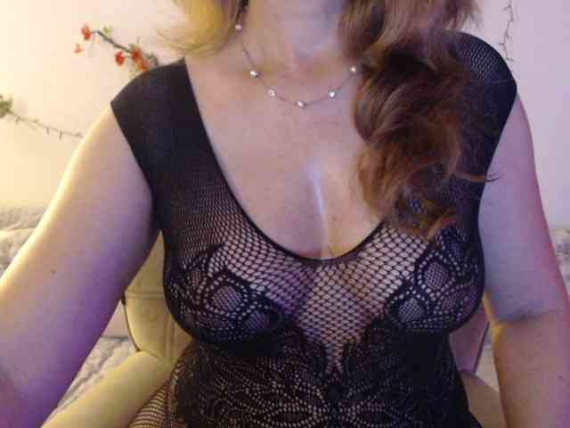 goodSnowQueen webcam