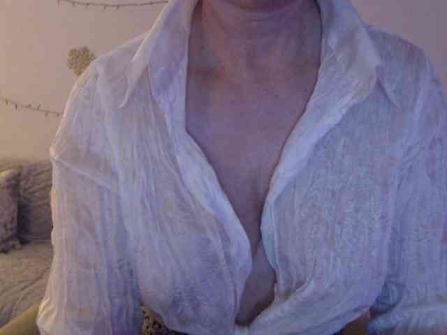 goodSnowQueen webcam