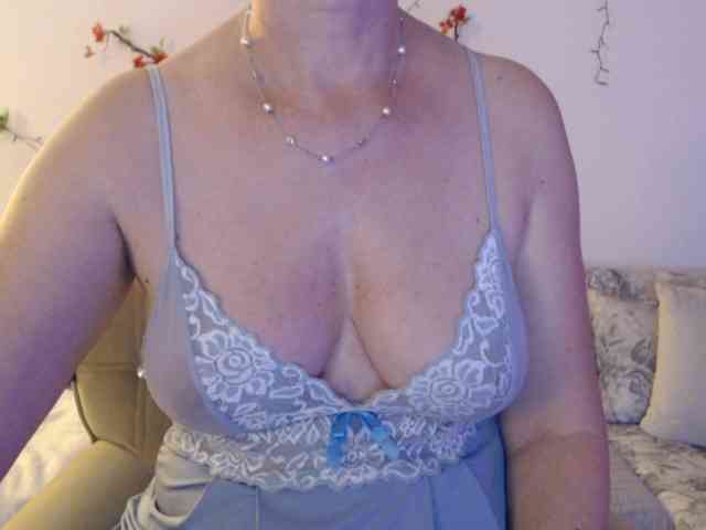 goodSnowQueen goodSnowQueen