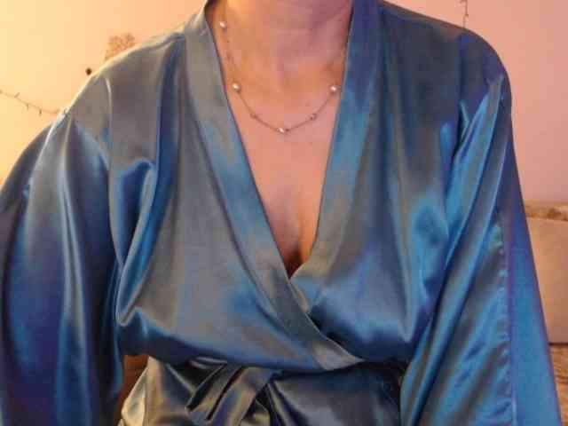 goodSnowQueen webcam