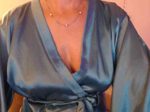 goodSnowQueen webcam