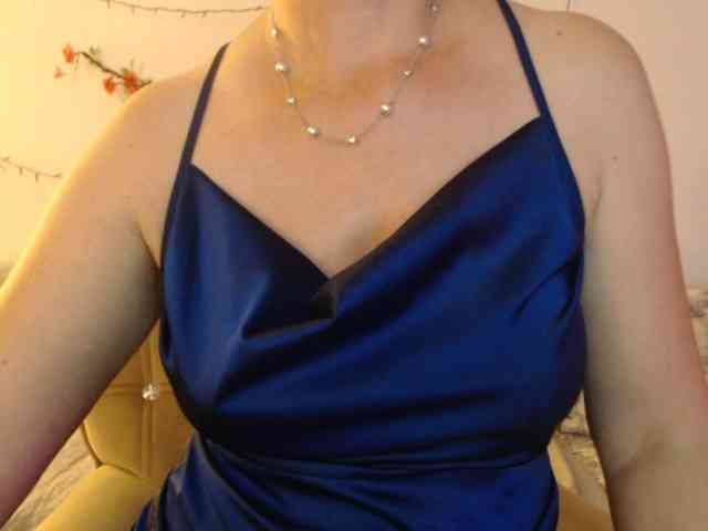 goodSnowQueen webcam