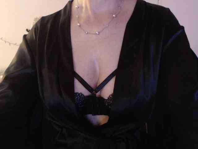 goodSnowQueen webcam