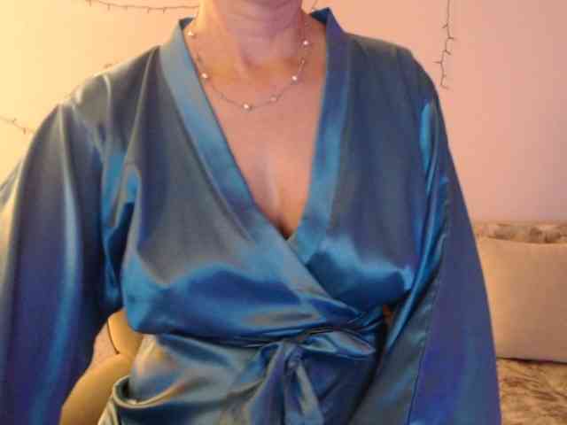 goodSnowQueen goodSnowQueen