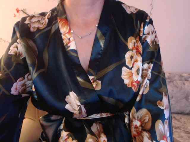 goodSnowQueen webcam