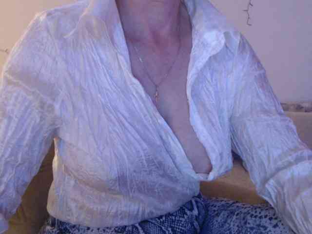 goodSnowQueen webcam