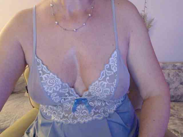 goodSnowQueen webcam