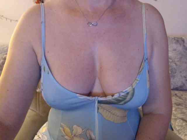 goodSnowQueen webcam