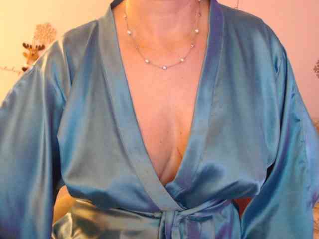 goodSnowQueen webcam