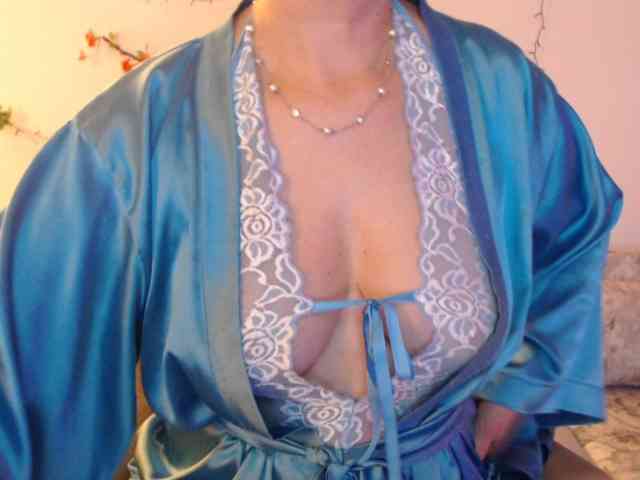 goodSnowQueen webcam
