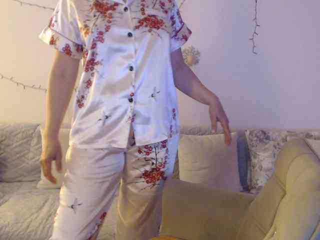 goodSnowQueen webcam