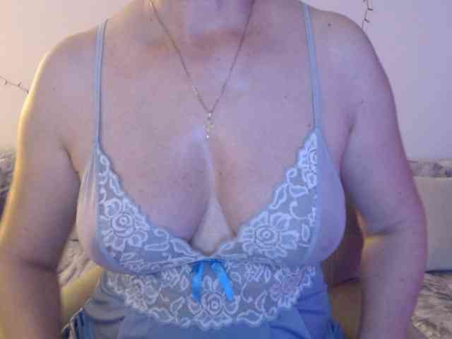 goodSnowQueen webcam