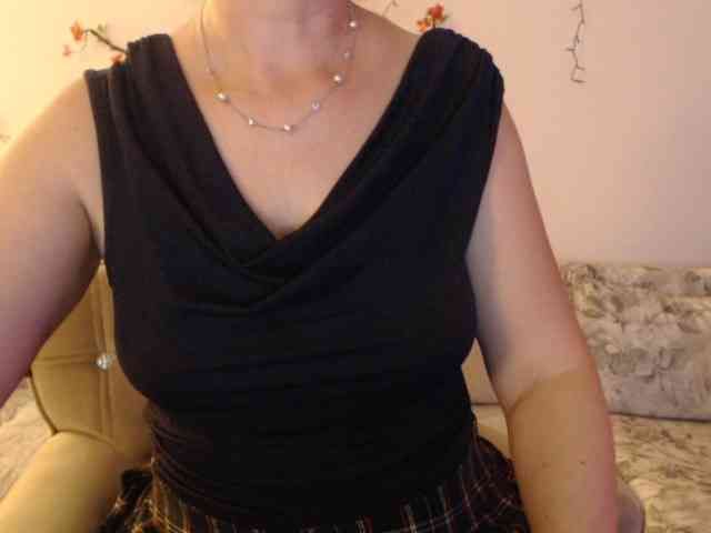 goodSnowQueen webcam