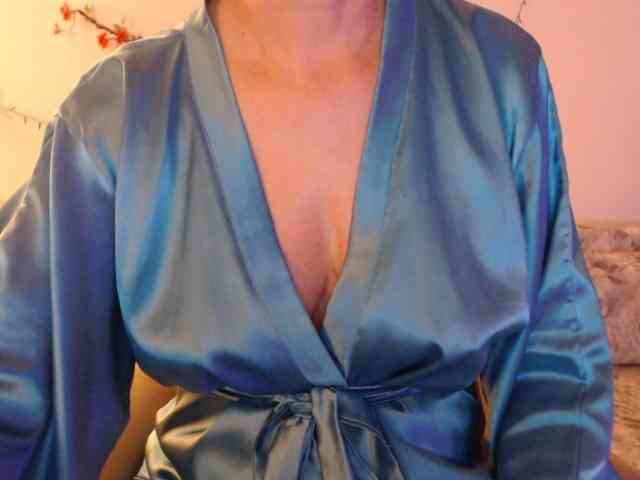 goodSnowQueen webcam