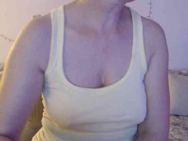 goodSnowQueen webcam