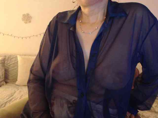 goodSnowQueen webcam