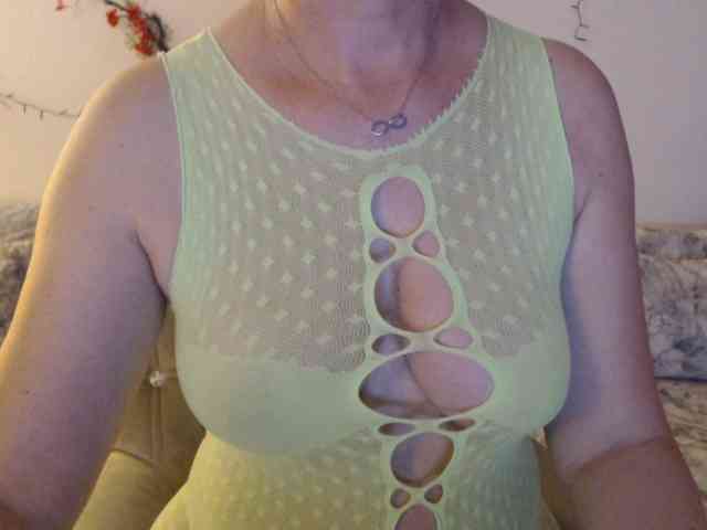 goodSnowQueen webcam