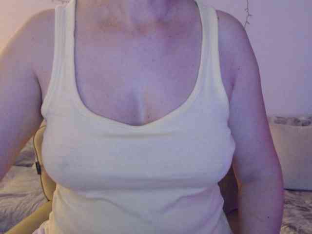 goodSnowQueen webcam