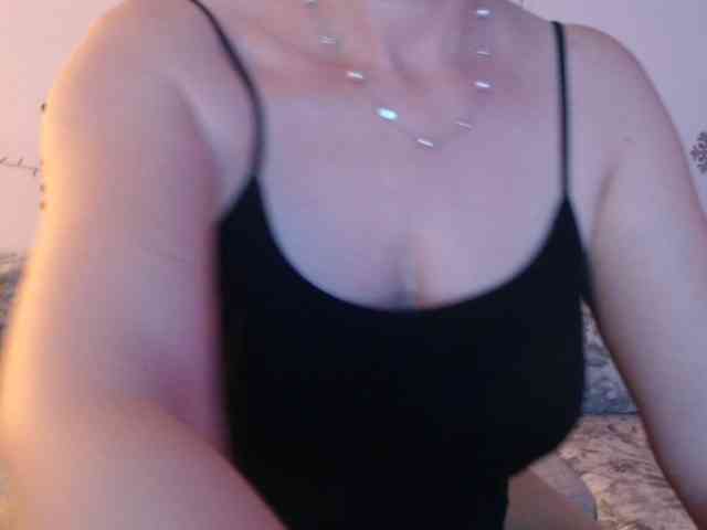 goodSnowQueen webcam