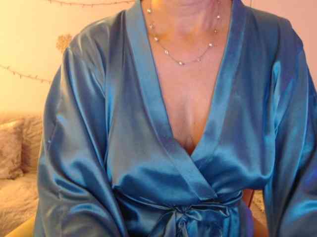 goodSnowQueen goodSnowQueen