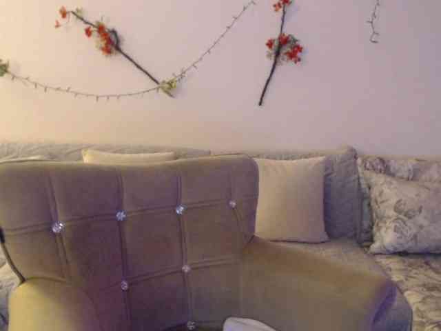 goodSnowQueen webcam