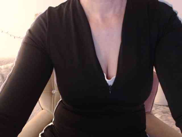 goodSnowQueen goodSnowQueen