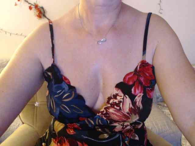 goodSnowQueen webcam