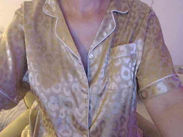 goodSnowQueen webcam